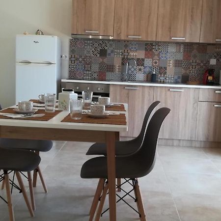 Comfortable Apartment Close To The Airport Spáta Exterior foto
