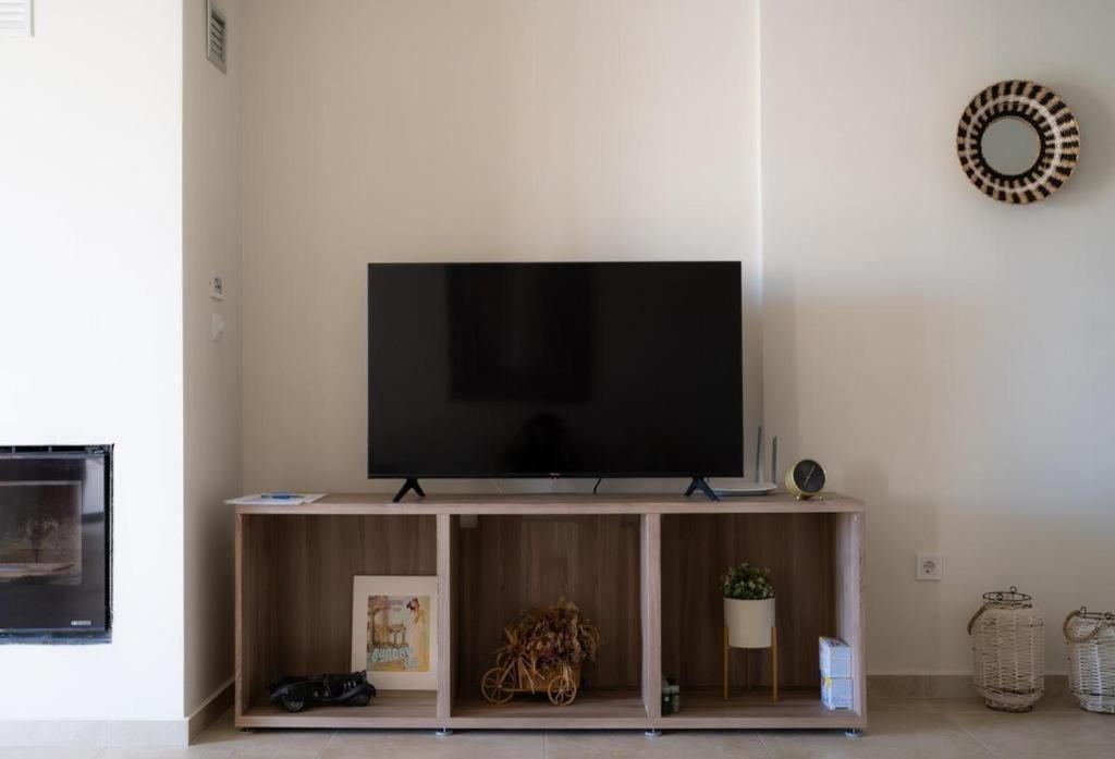 Comfortable Apartment Close To The Airport Spáta Exterior foto
