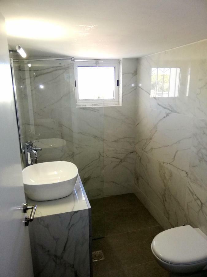 Comfortable Apartment Close To The Airport Spáta Exterior foto