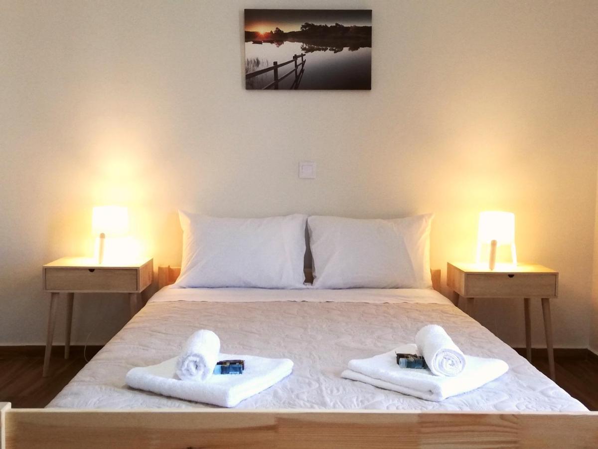 Comfortable Apartment Close To The Airport Spáta Exterior foto